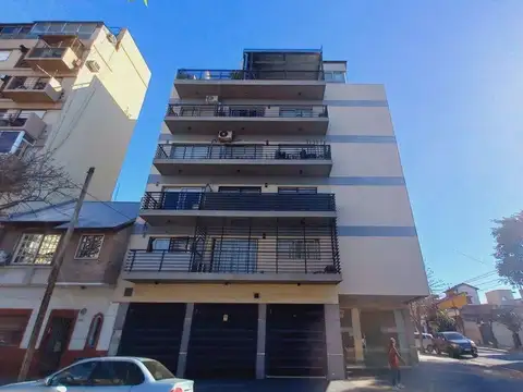 MONOAMBIENTE CON BALCÓN EN PARQUE AVELLANEDA