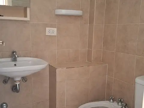 Billinghurst 200, Piso PB