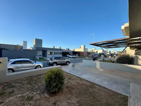 Depto Tipo Casa en Venta en Countries y Barrios Cerrados en Córdoba Capital, USD 145.000