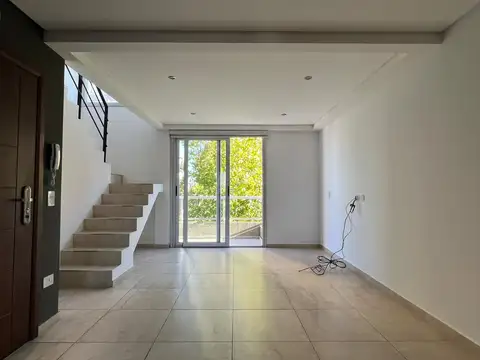 Venta, Unico 3 Amb C/ Escritorio y Cochera, Duplex. Lanusita