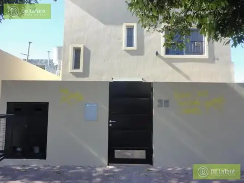 ALQUILA-Dpto. 2 Amb. Muy Luminoso en Planta Alta – Sin Expensas – Excelente Ubicación en Beccar