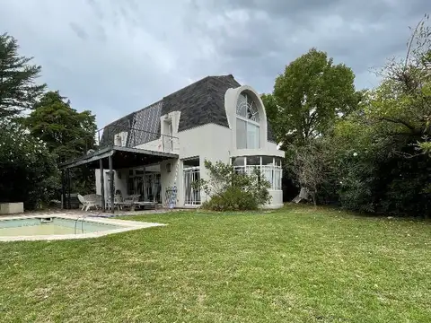 GALAPAGOS  CASA de DISEÑO CONTEMPORANEO * VENTA U$D 285.000.-