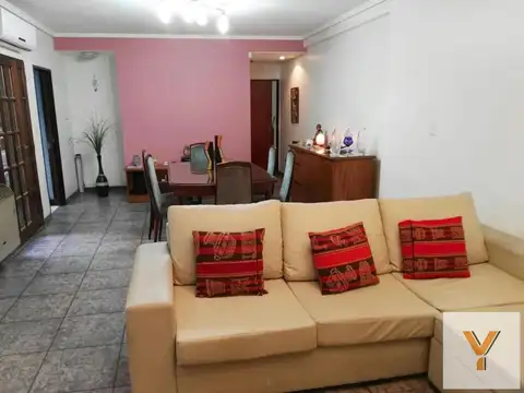 Casa en venta - 4 Dormitorios 2 Baños - Barracas