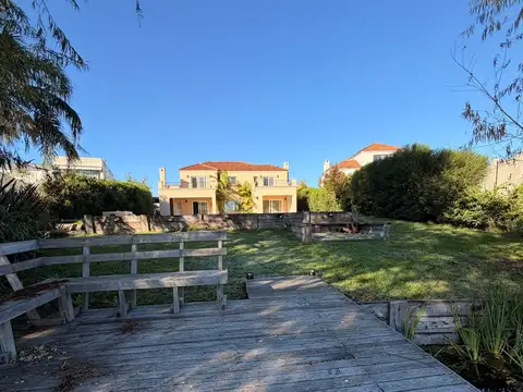 Casa en Alquiler en Villanueva, USD 2.900