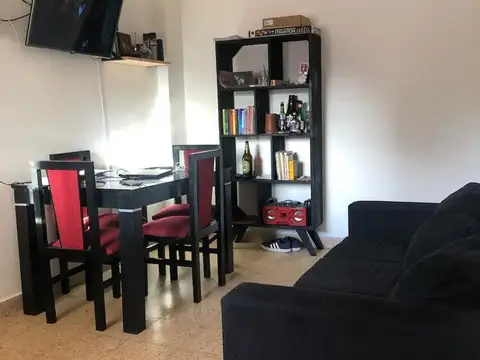 Departamento 2 ambientes, en Lanus Oeste. A metros de la estación