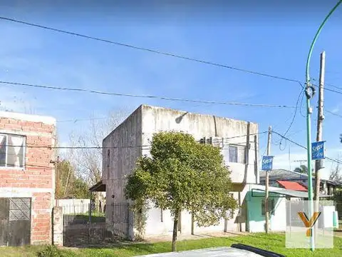 Casa en venta - 2 dormitorios 2 baños - jardín - 177.72mts2 - Punta Lara, Ensenada