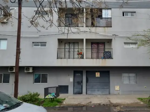 Departamento en Alquiler en Los Hornos [Cod: 2852-89]