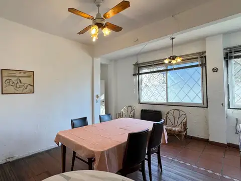 Casa 5 ambientes con 1 baño
