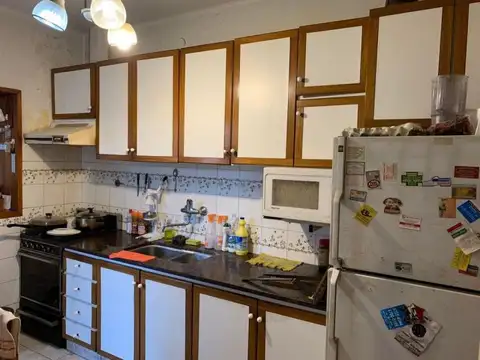 Villa Adelina, Casa A  Refaccionar Con Lindo Jardín En Muy Buena Ubicación