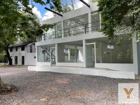 Locales Comerciales en venta - 4 Ambientes - Mendiolaza