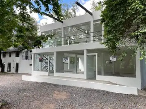 Locales Comerciales en venta - 4 Ambientes - Mendiolaza