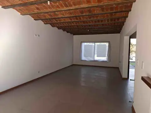 Depto Tipo Casa en Venta en Ranelagh, USD 150.000
