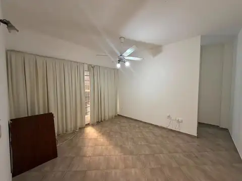 Casa de 4 Dormitorios en Alquiler Barrio Centro