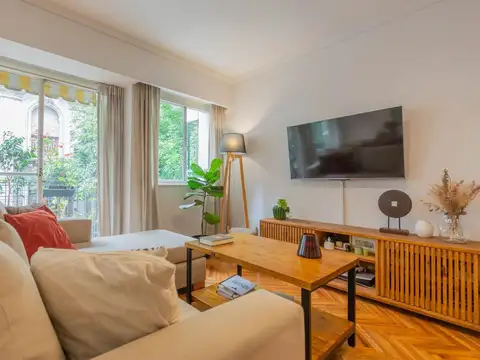 José Evaristo Uriburu 1200