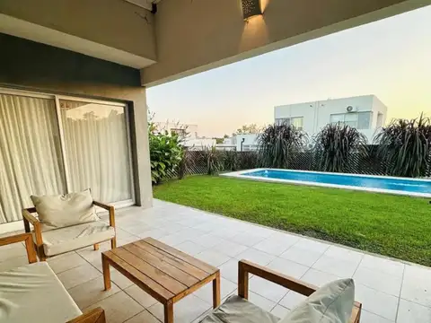 Alquiler Temporal - Casa en Pilar - Casas del Este