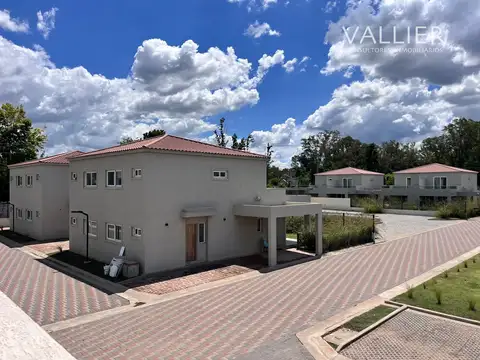 Casa Dúplex 5 Ambientes en Alquiler en Chic Village 800