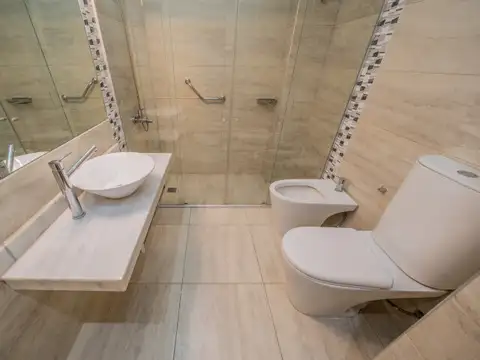 Casa 4 ambientes + escritorio- Ramos Mejia Sur