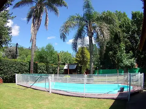 CASA 5 AMB 2 BAÑOS PILETA JARDIN 3 COCHERAS