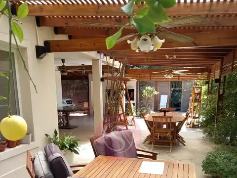 Casa 5 ambientes con 3 baños