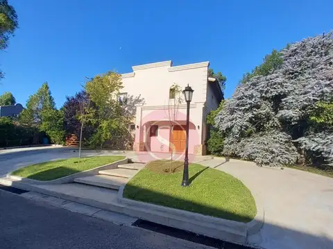 Casa en venta en Barrio Fincas del Lago - Maschwitz ---