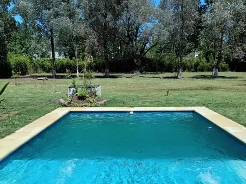 Casa 10 ambientes con 4 baños
