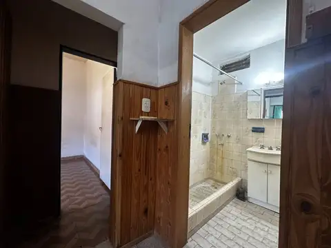 Venta casa 3 amb + depto 3 amb c/parque, Temperley