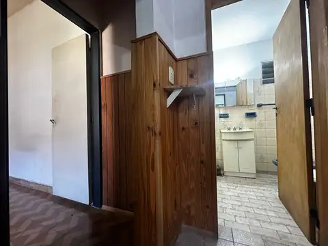Casa 5 ambientes con 2 baños