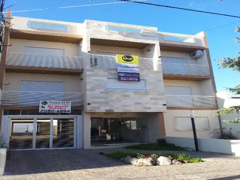 DEPTO 2 AMB PLANTA BAJA CON PATIO Y COCHERA