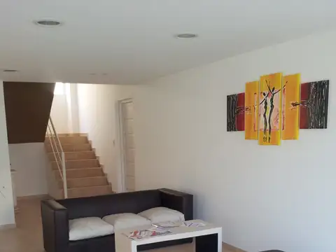 gobernador costa 100, Piso pb