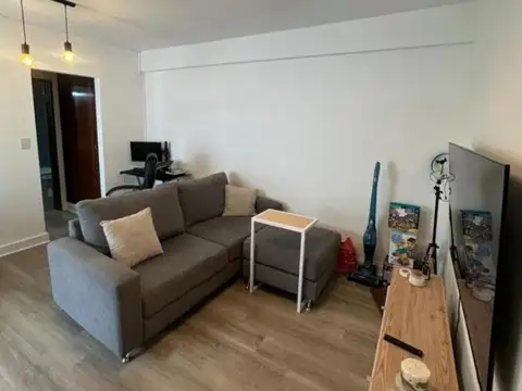 Caseros 3100, Piso 1