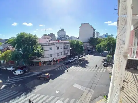 Triunvirato 3600, Piso 3