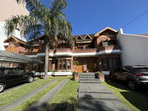 Casa 5 ambientes con 2 baños