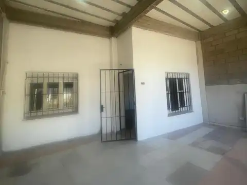 Casa en Alquiler con 1 cochera