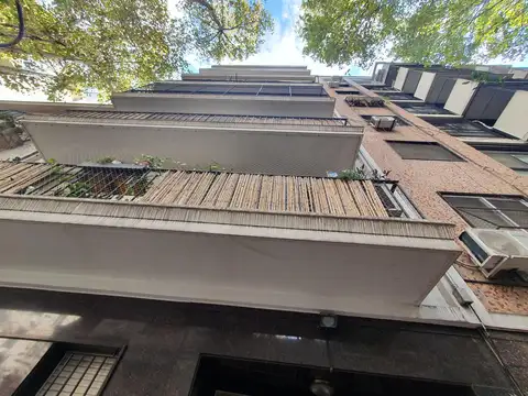 Arenales  al 3400 P.B a la calle, con patio