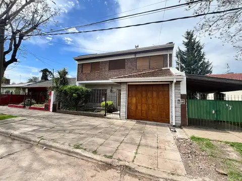 Chalet clásico de 5 ambientes en venta - Ituzaingó Norte