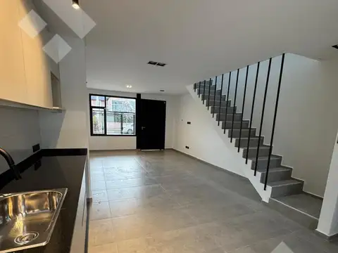 Depto Tipo Casa en Venta con 1 cocheras