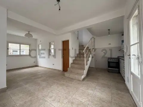 Zapiola 100, Piso 0