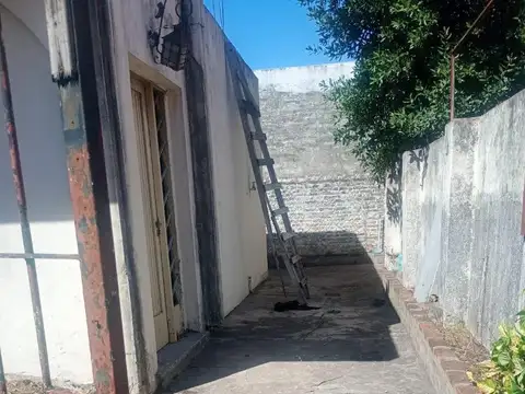 VENTA - PH 2 AMB - A REFACCIONAR - COCHERA - MORON SUR
