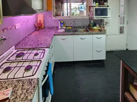 Depto Tipo Casa en Venta con 1 cocheras