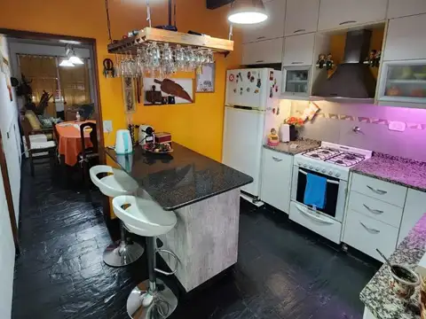 Depto Tipo Casa 3 ambientes con 2 baños