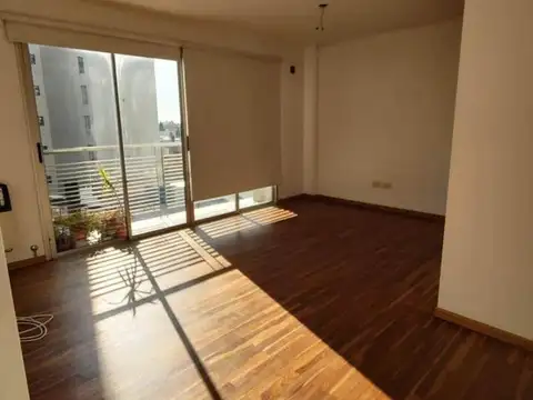 38 E/ 17 Y 18