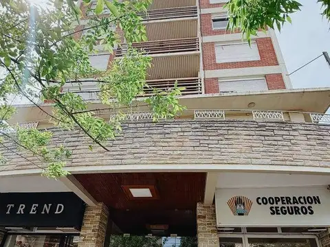 Departamento en venta c/ cochera en Centro