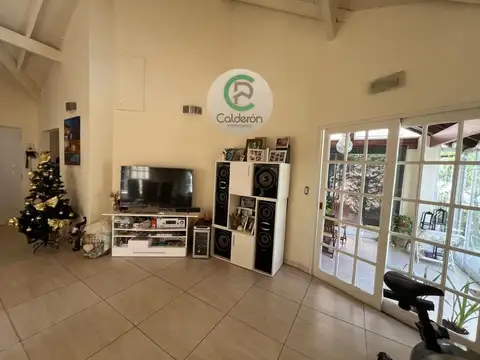 Casa 3 ambientes con 2 baños