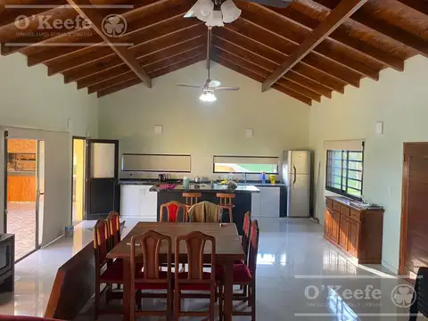 Casa 4 ambientes con 2 baños