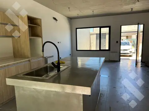 Depto Tipo Casa 3 ambientes con 2 baños