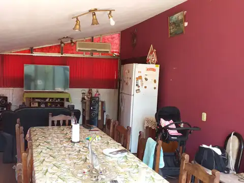 Casa 3 ambientes con 2 baños