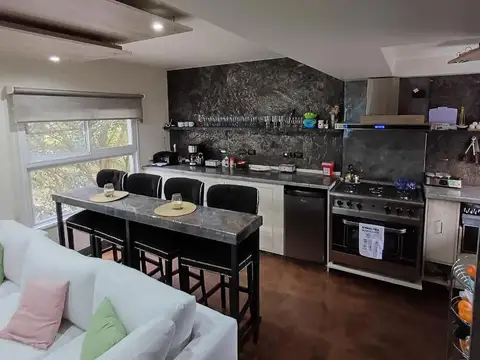 Casa 4 ambientes con 3 baños