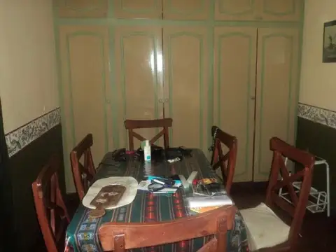 Casa 4 ambientes con 1 baño