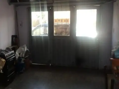 Hipólito Vieytes 100