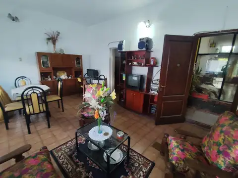 Casa 4 ambientes con 1 baño